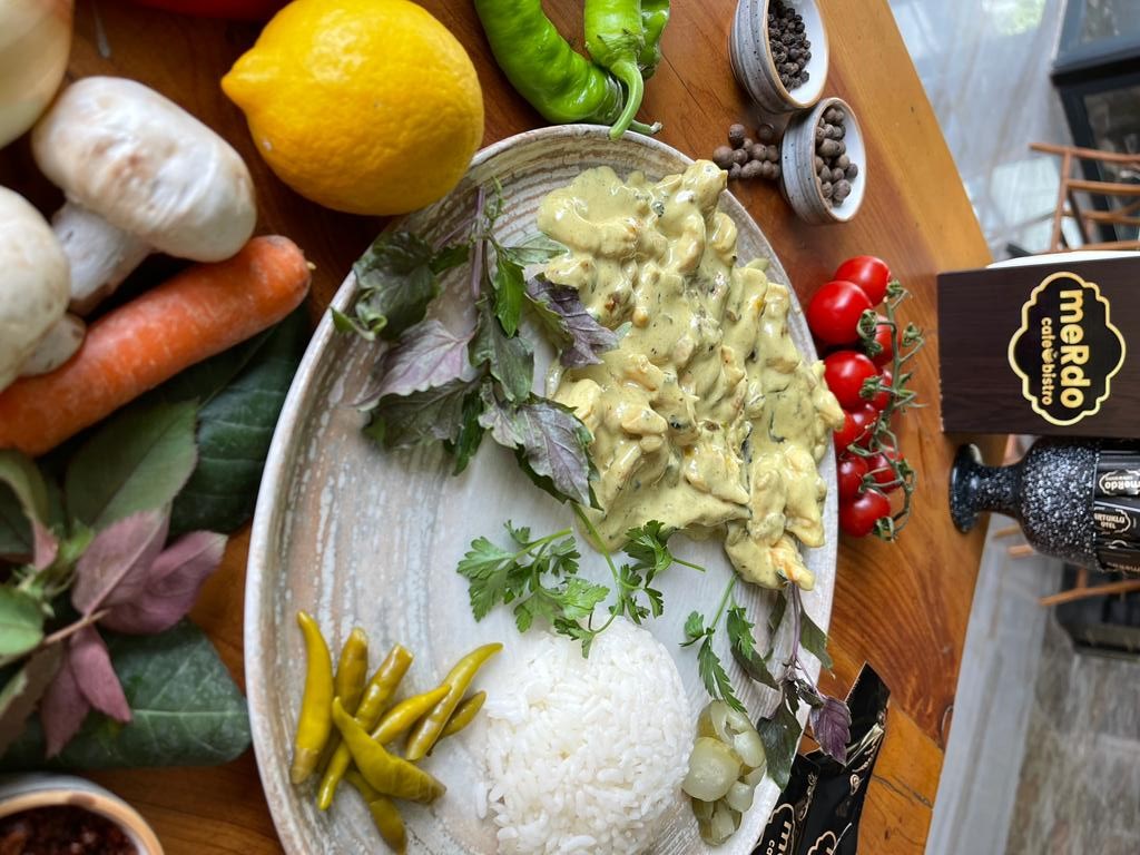 KÖRİ SOSLU TAVUK